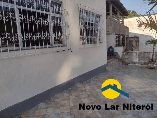 Casa à venda com 4 quartos, 300m² - Foto 30