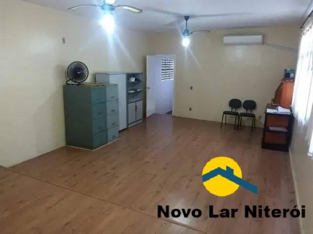 Casa à venda com 4 quartos, 300m² - Foto 15