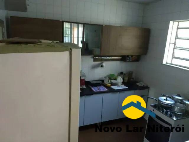 Casa à venda com 4 quartos, 300m² - Foto 4