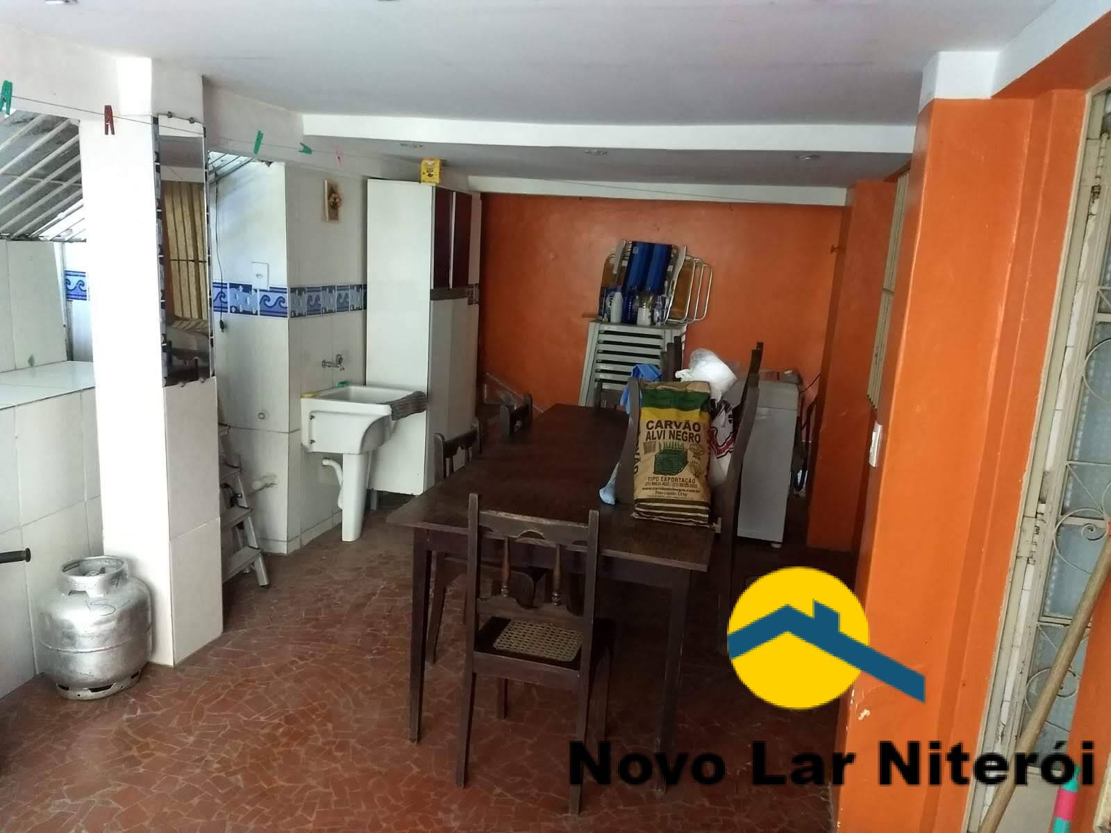 Casa à venda com 4 quartos, 300m² - Foto 24