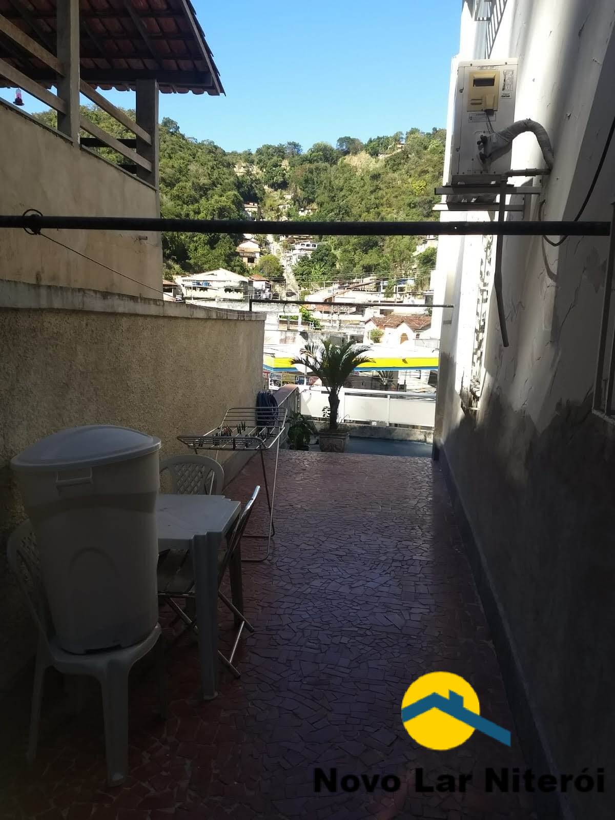 Casa à venda com 4 quartos, 300m² - Foto 28