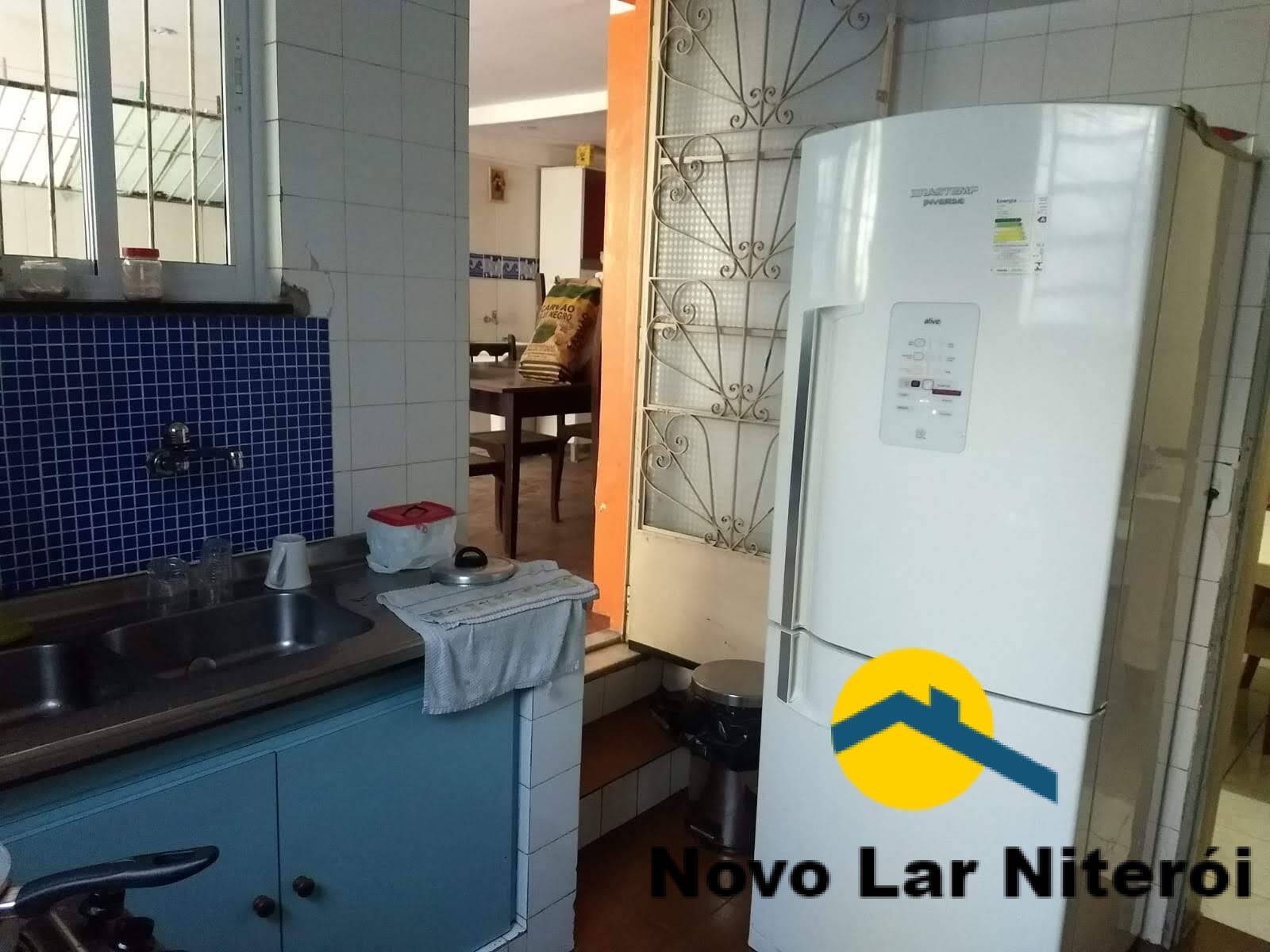 Casa à venda com 4 quartos, 300m² - Foto 5