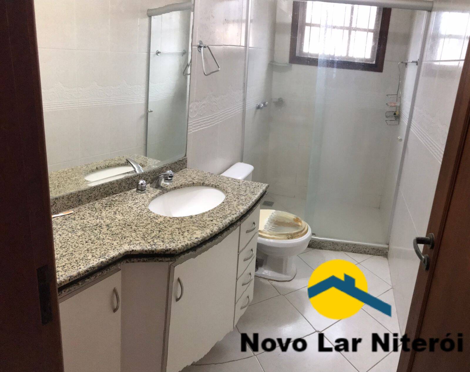 Casa à venda com 4 quartos, 200m² - Foto 14