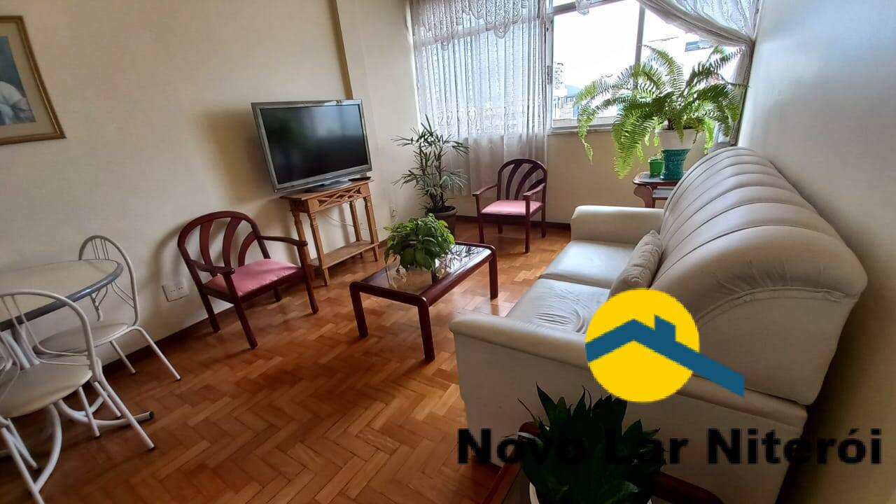 Apartamento à venda com 2 quartos, 70m² - Foto 2