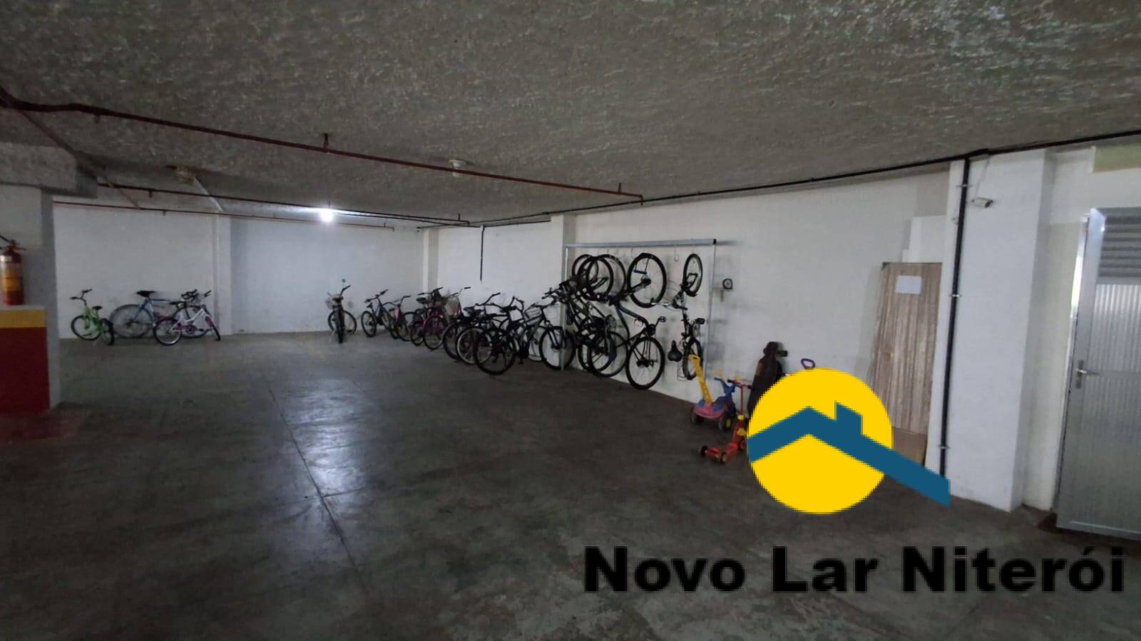 Apartamento à venda com 2 quartos, 80m² - Foto 33