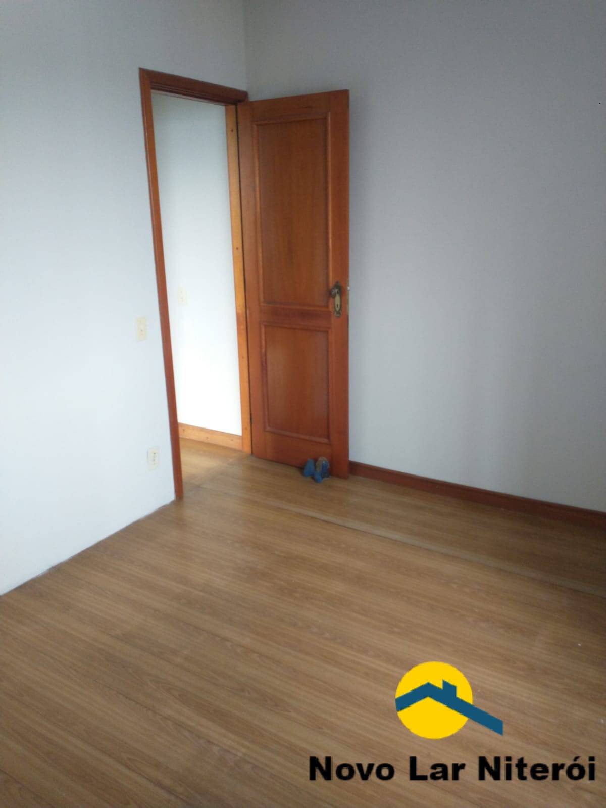 Apartamento à venda com 2 quartos, 60m² - Foto 2