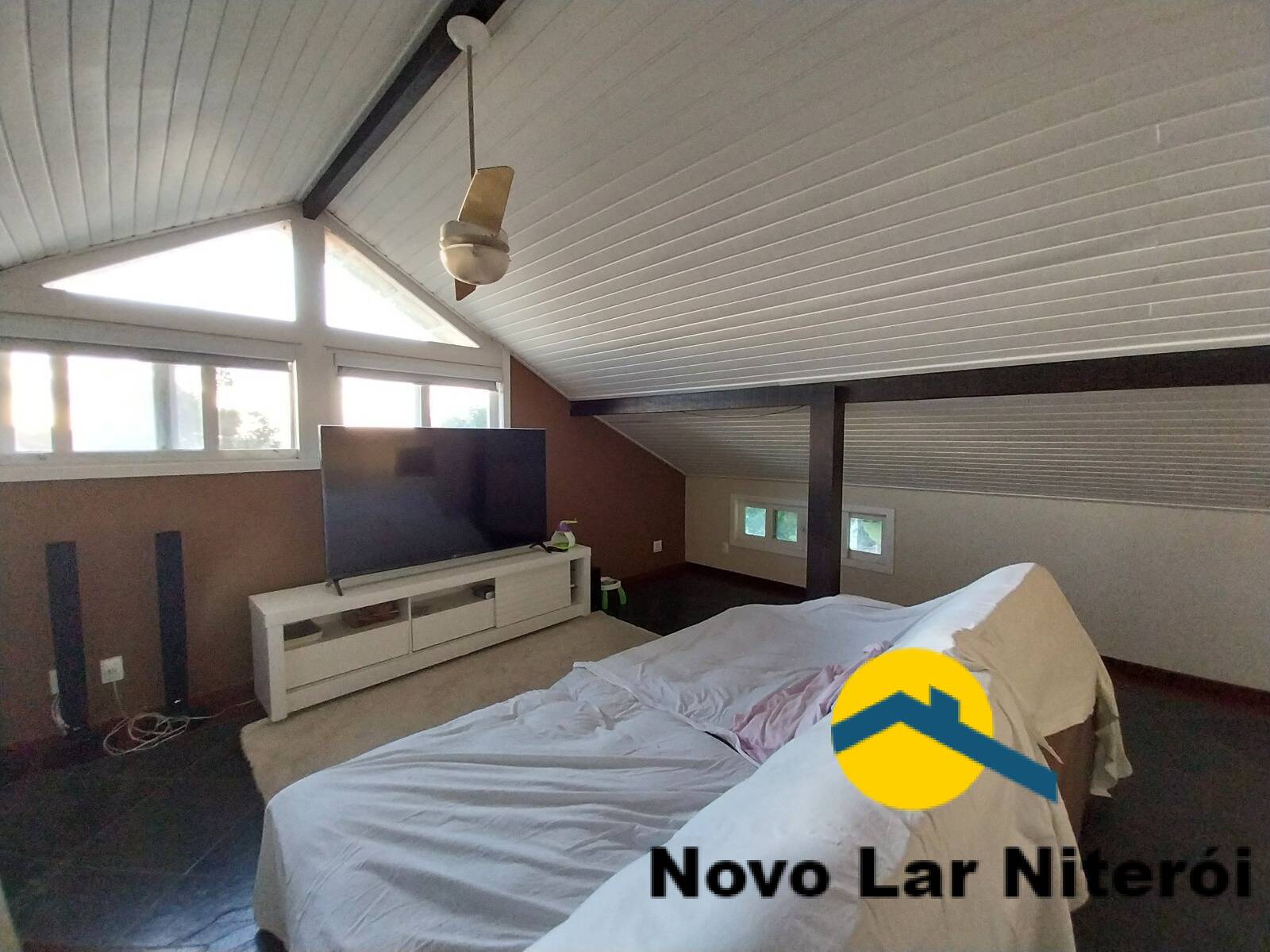 Casa de Condomínio à venda com 6 quartos, 300m² - Foto 18