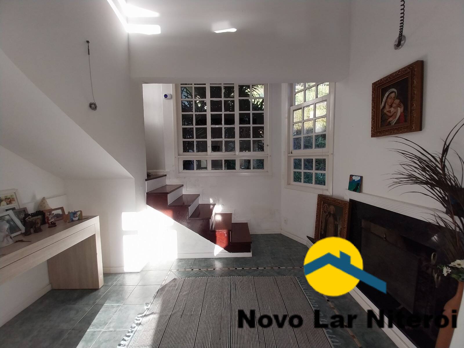 Casa de Condomínio à venda com 6 quartos, 300m² - Foto 3