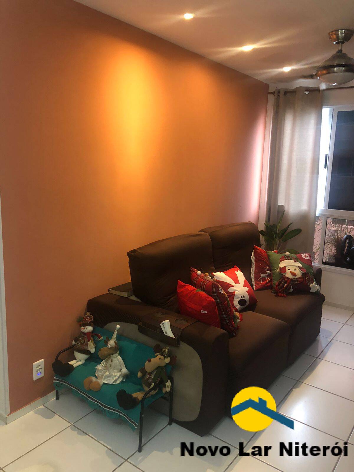 Apartamento à venda com 2 quartos, 75m² - Foto 2