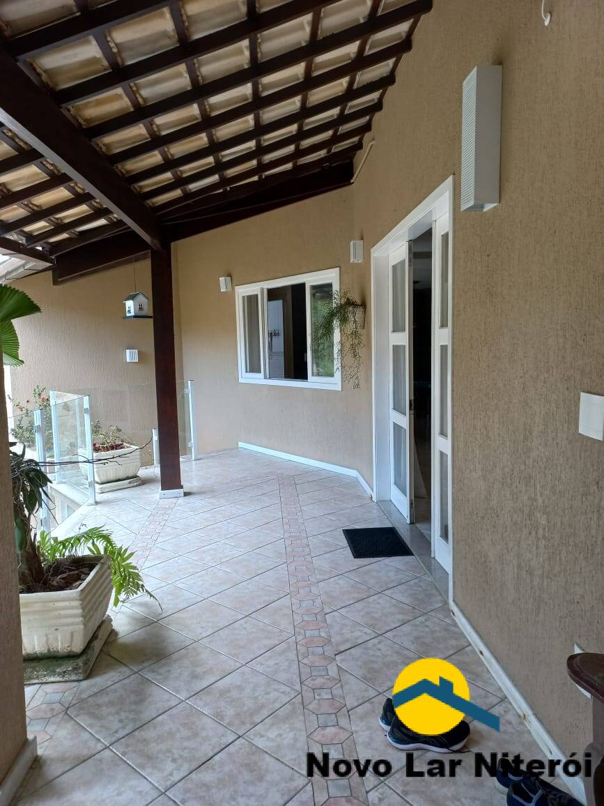 Casa de Condomínio à venda com 4 quartos, 280m² - Foto 37