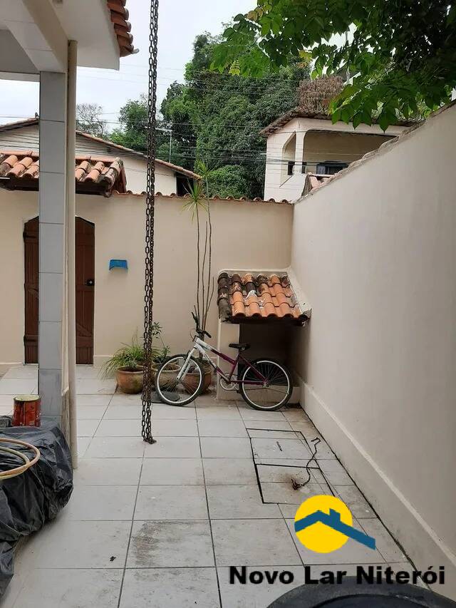 Casa à venda com 4 quartos, 210m² - Foto 15