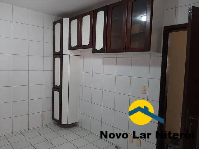 Casa à venda com 4 quartos, 210m² - Foto 4