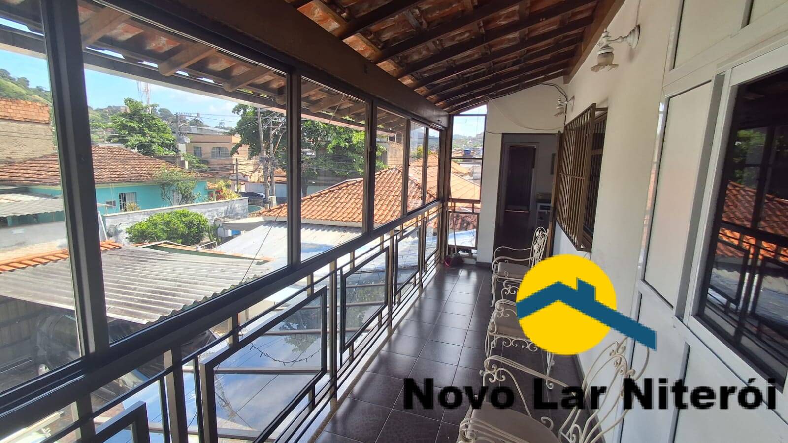 Casa à venda com 4 quartos, 396m² - Foto 1