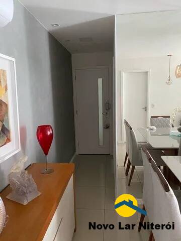 Apartamento à venda com 3 quartos, 229m² - Foto 2