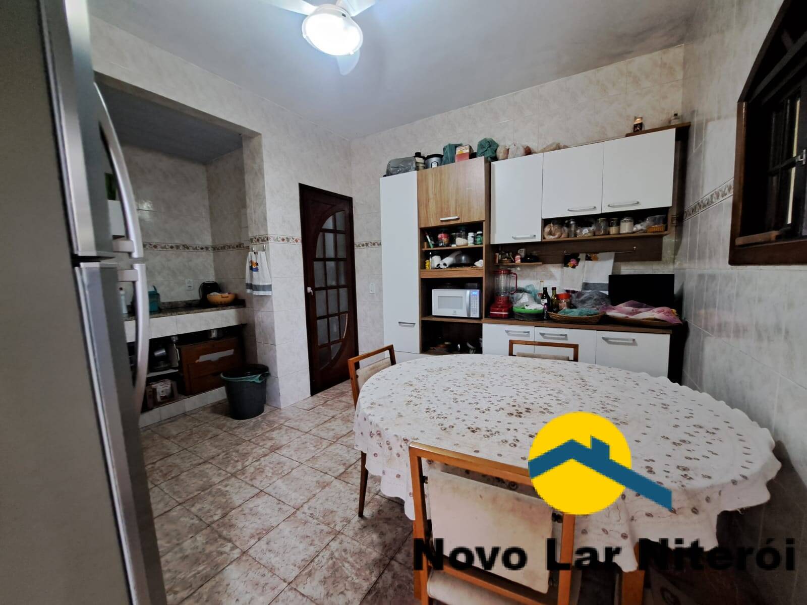 Casa à venda com 4 quartos, 210m² - Foto 11