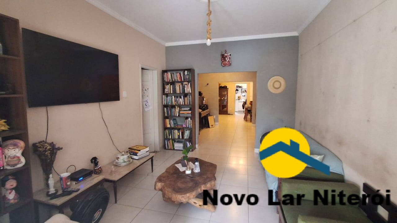 Casa à venda com 3 quartos, 180m² - Foto 2