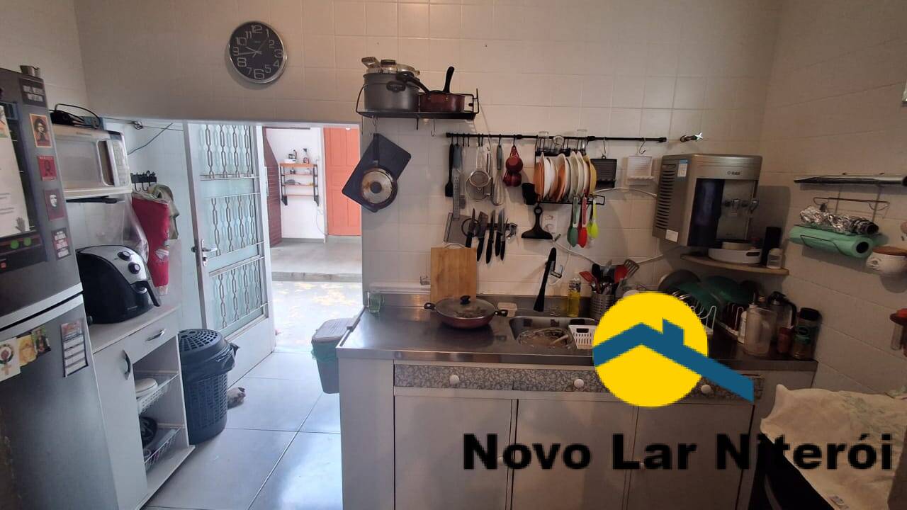 Casa à venda com 3 quartos, 180m² - Foto 18