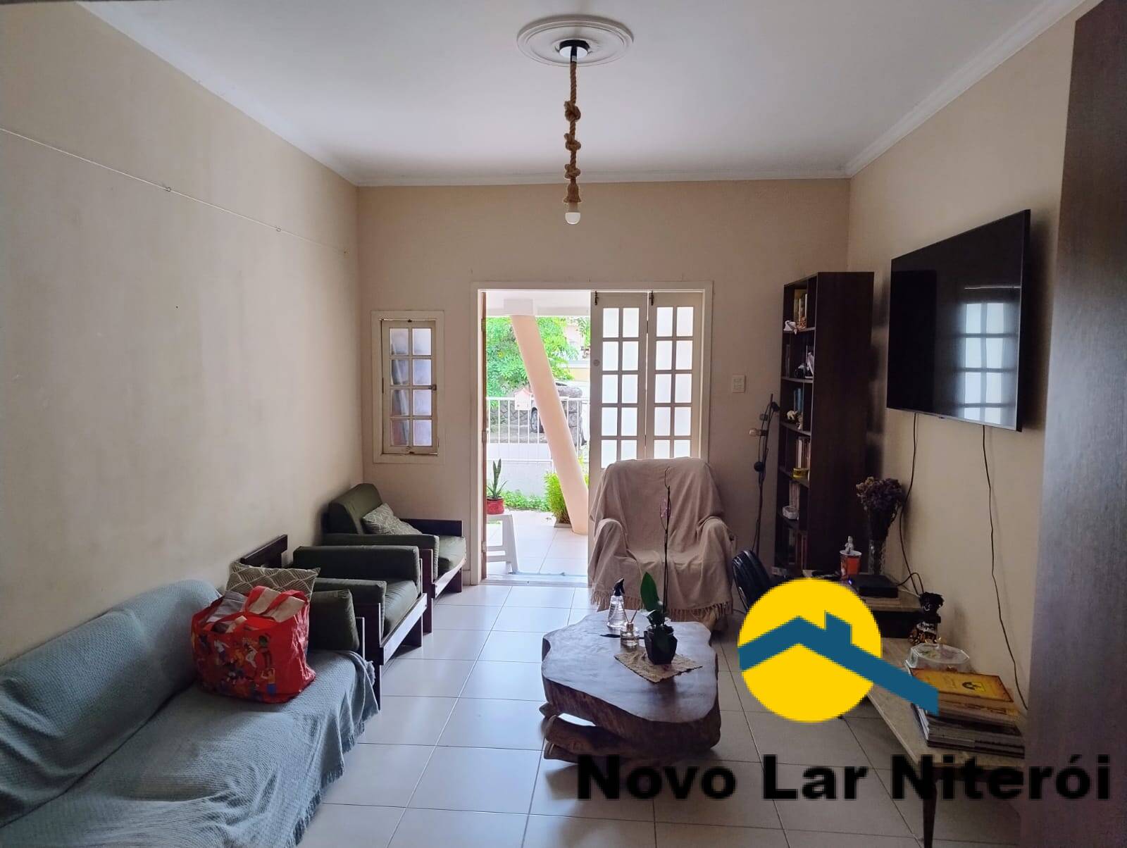 Casa à venda com 3 quartos, 180m² - Foto 3