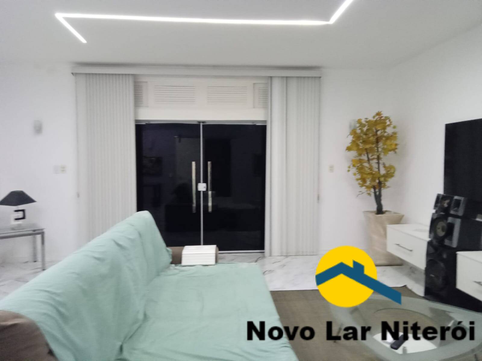 Casa à venda com 3 quartos, 320m² - Foto 24