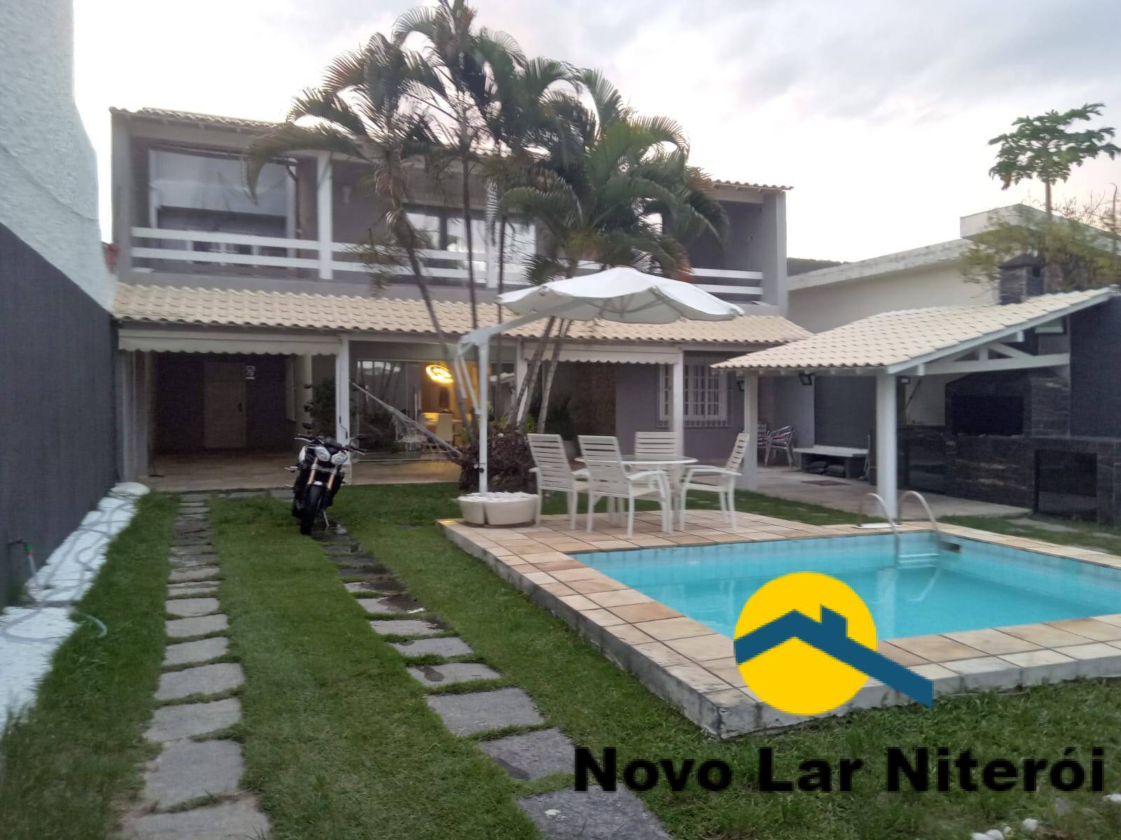 Casa à venda com 3 quartos, 320m² - Foto 54