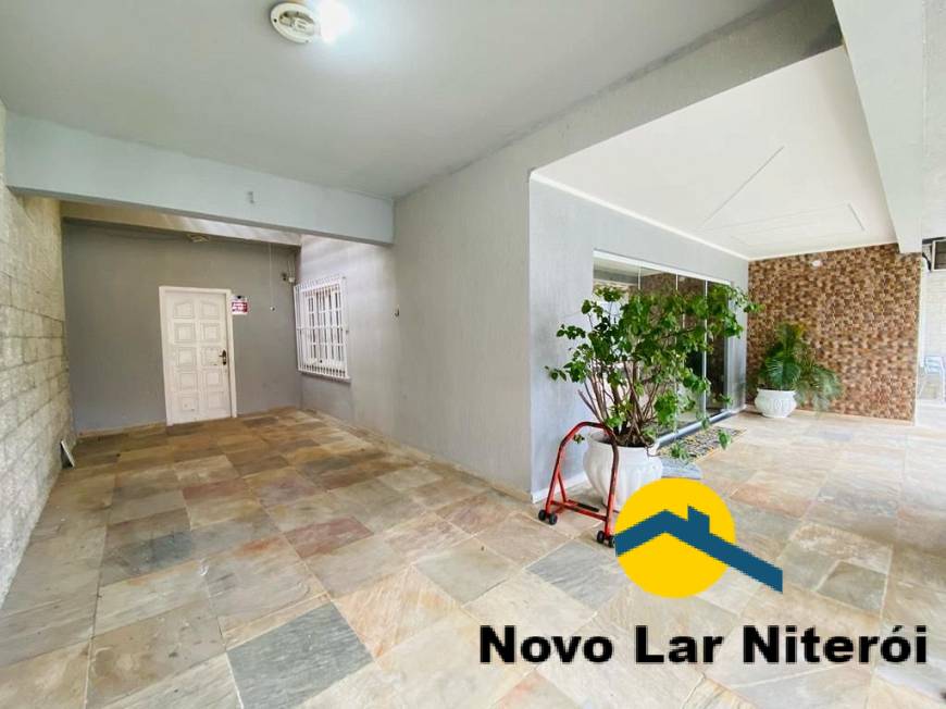 Casa à venda com 3 quartos, 320m² - Foto 45