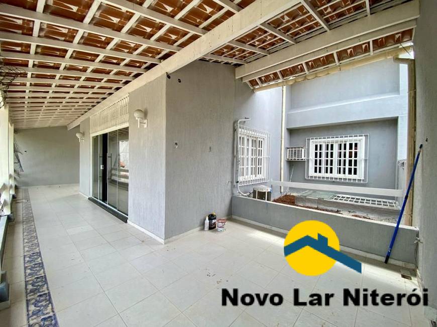 Casa à venda com 3 quartos, 320m² - Foto 32