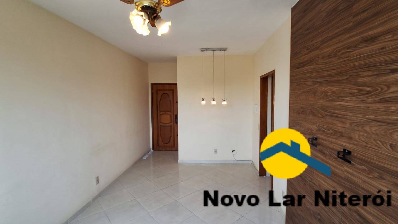 Apartamento à venda com 2 quartos, 70m² - Foto 3