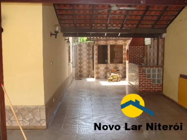 Casa à venda com 4 quartos, 167m² - Foto 2