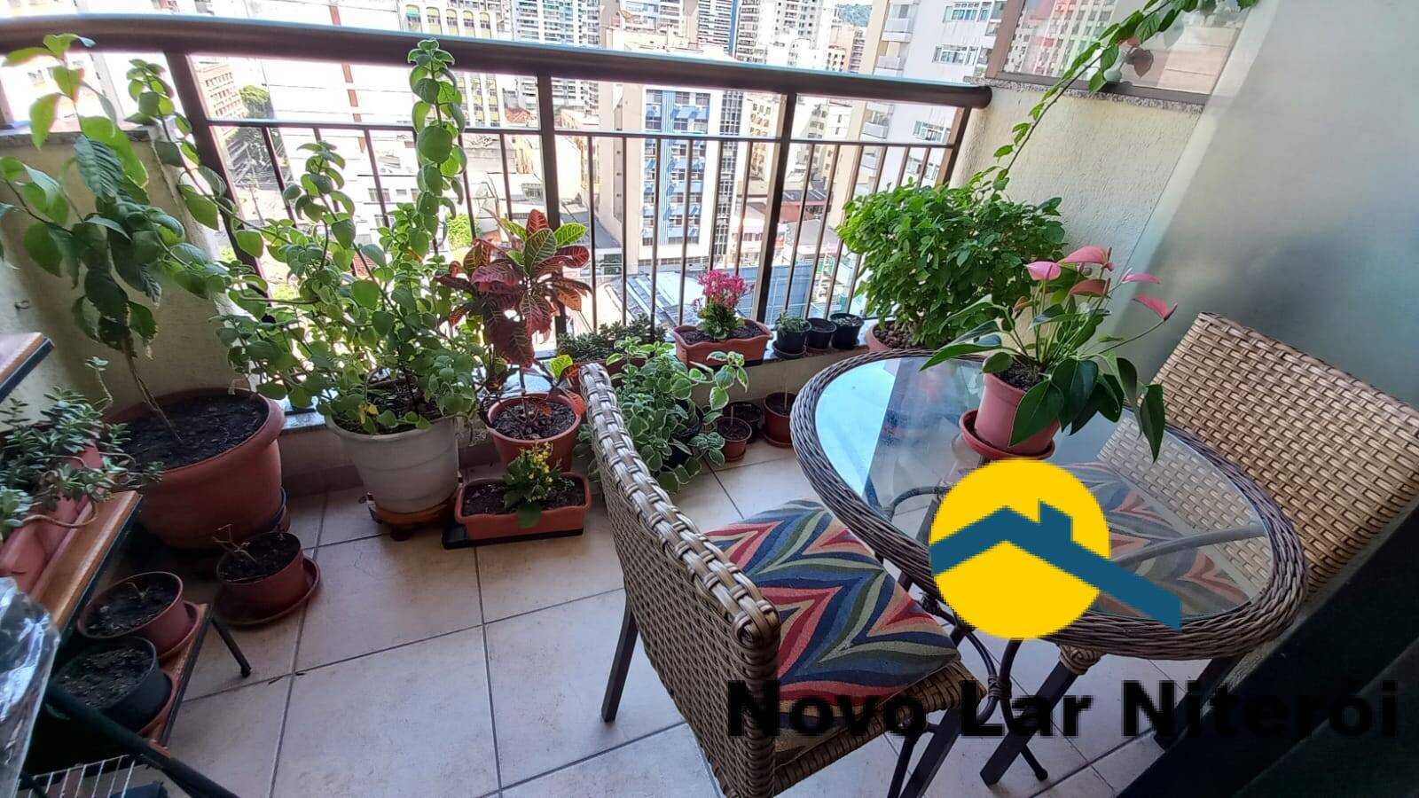 Apartamento à venda com 2 quartos, 70m² - Foto 4