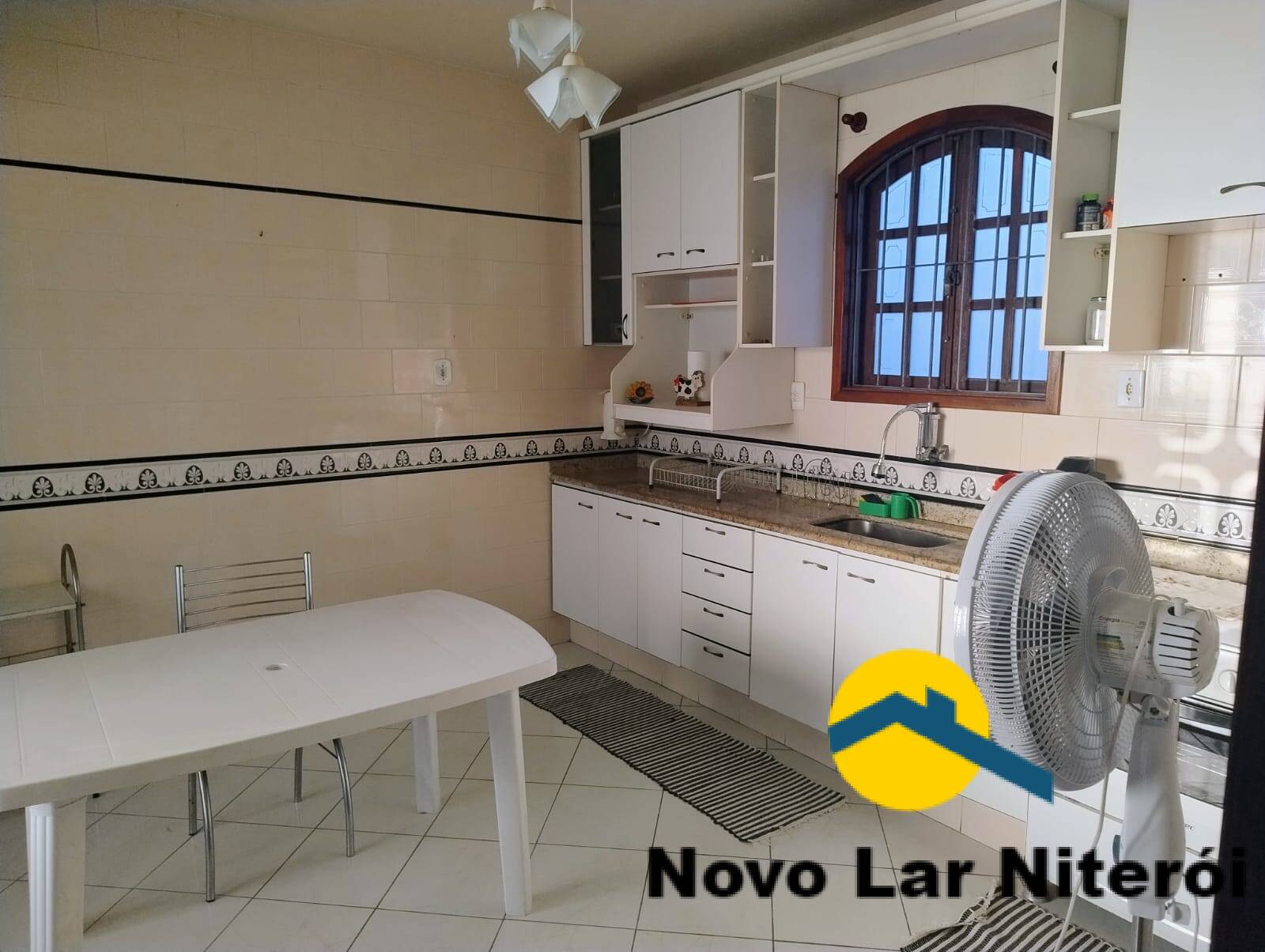 Casa à venda e aluguel com 8 quartos, 270m² - Foto 47