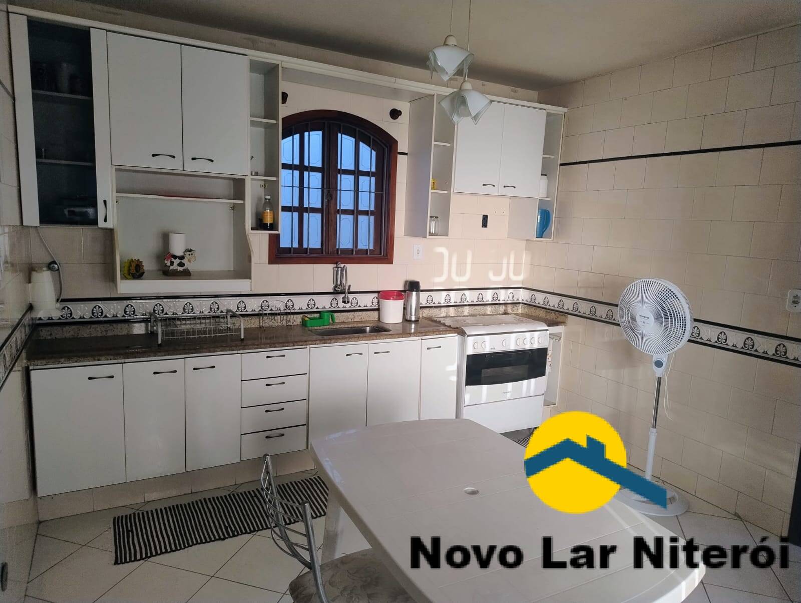 Casa à venda e aluguel com 8 quartos, 270m² - Foto 48