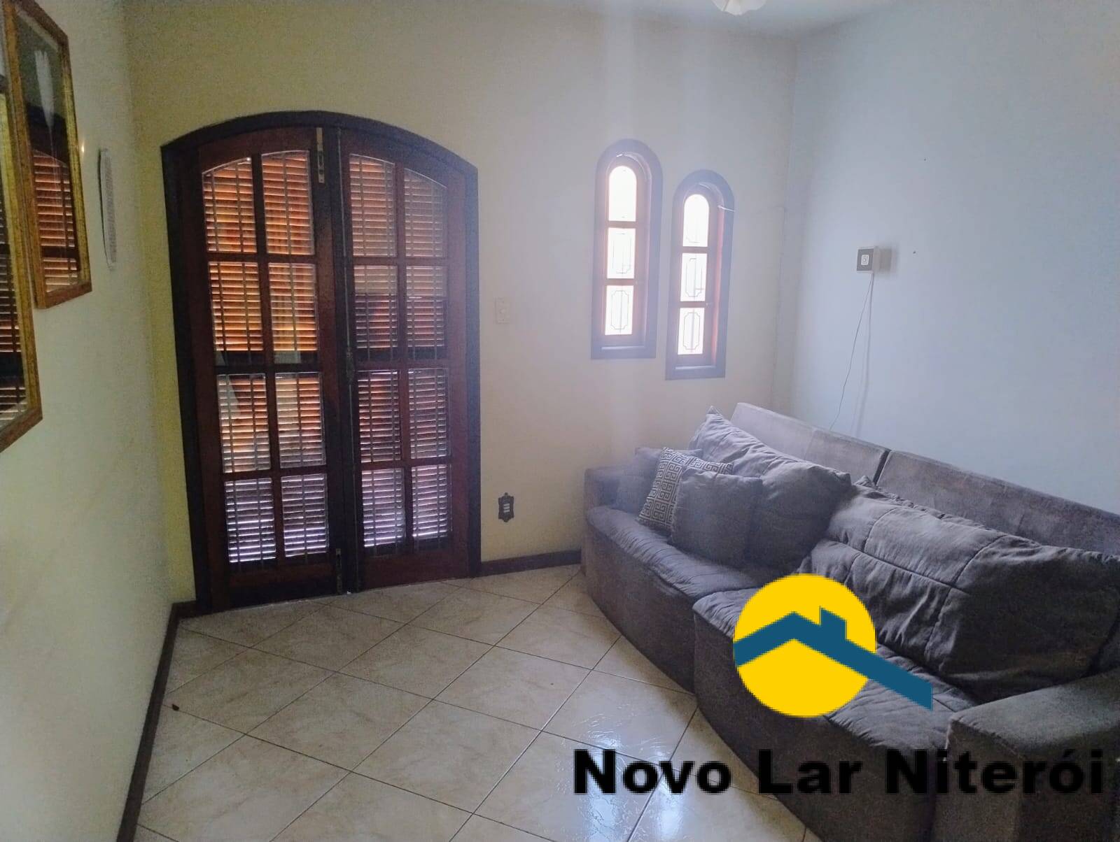 Casa à venda e aluguel com 8 quartos, 270m² - Foto 38