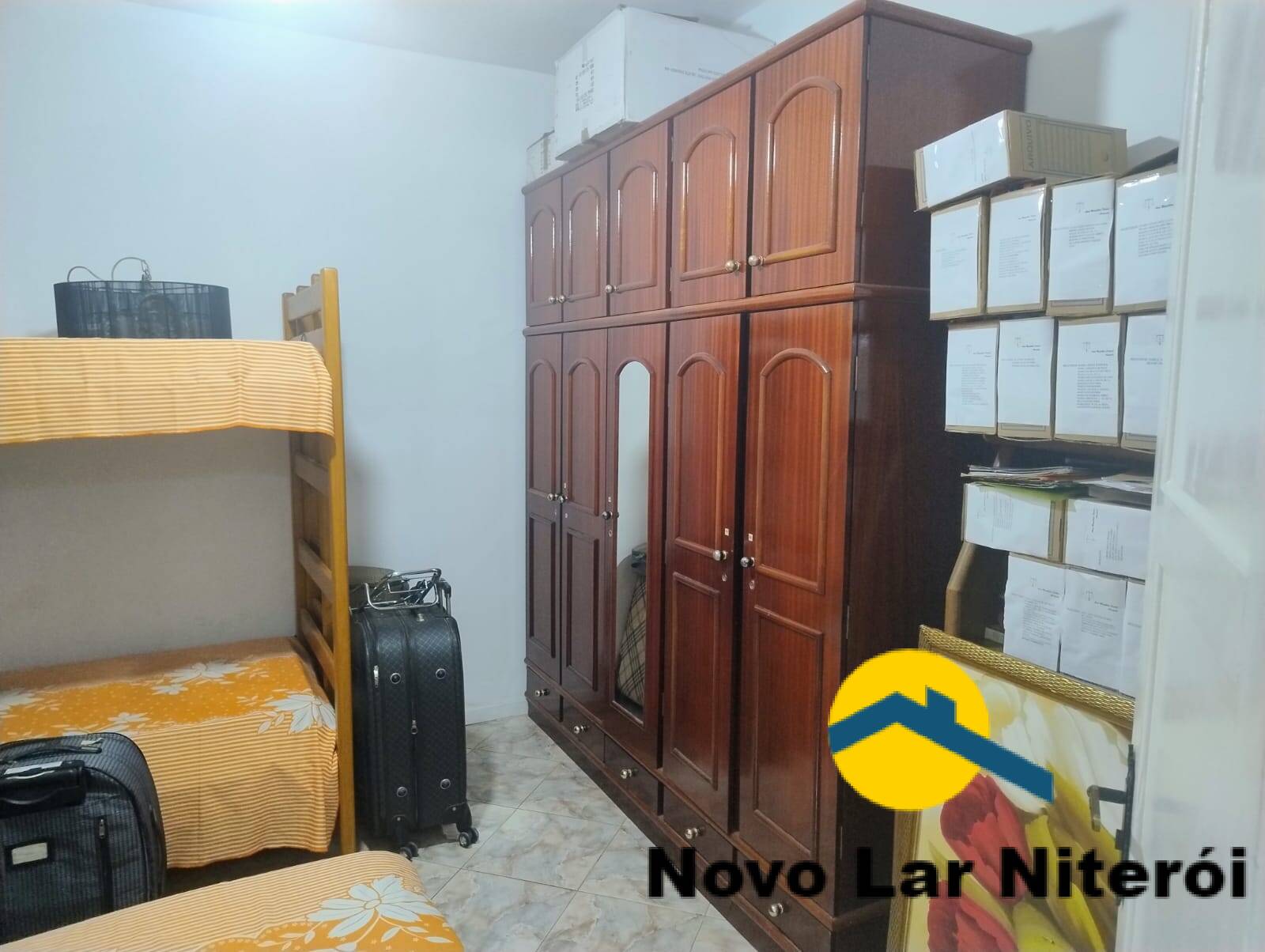 Casa à venda e aluguel com 8 quartos, 270m² - Foto 12