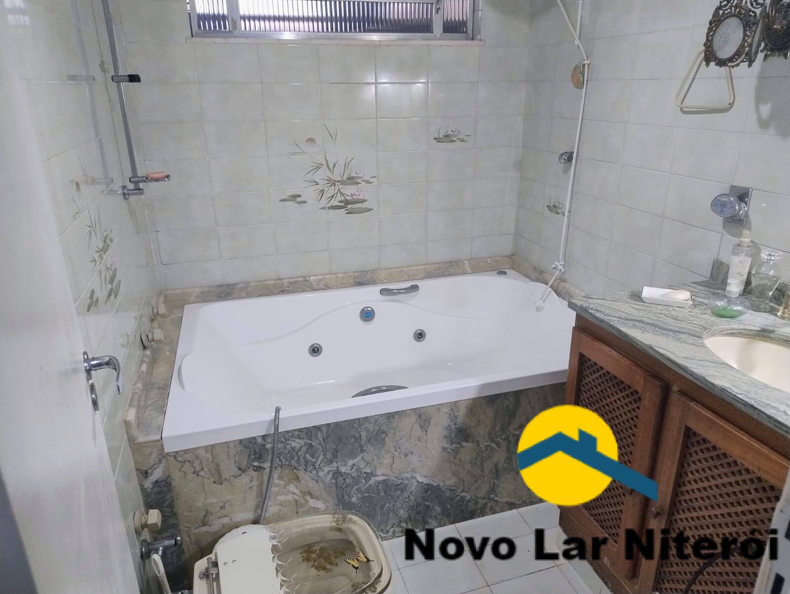 Casa à venda e aluguel com 8 quartos, 270m² - Foto 11