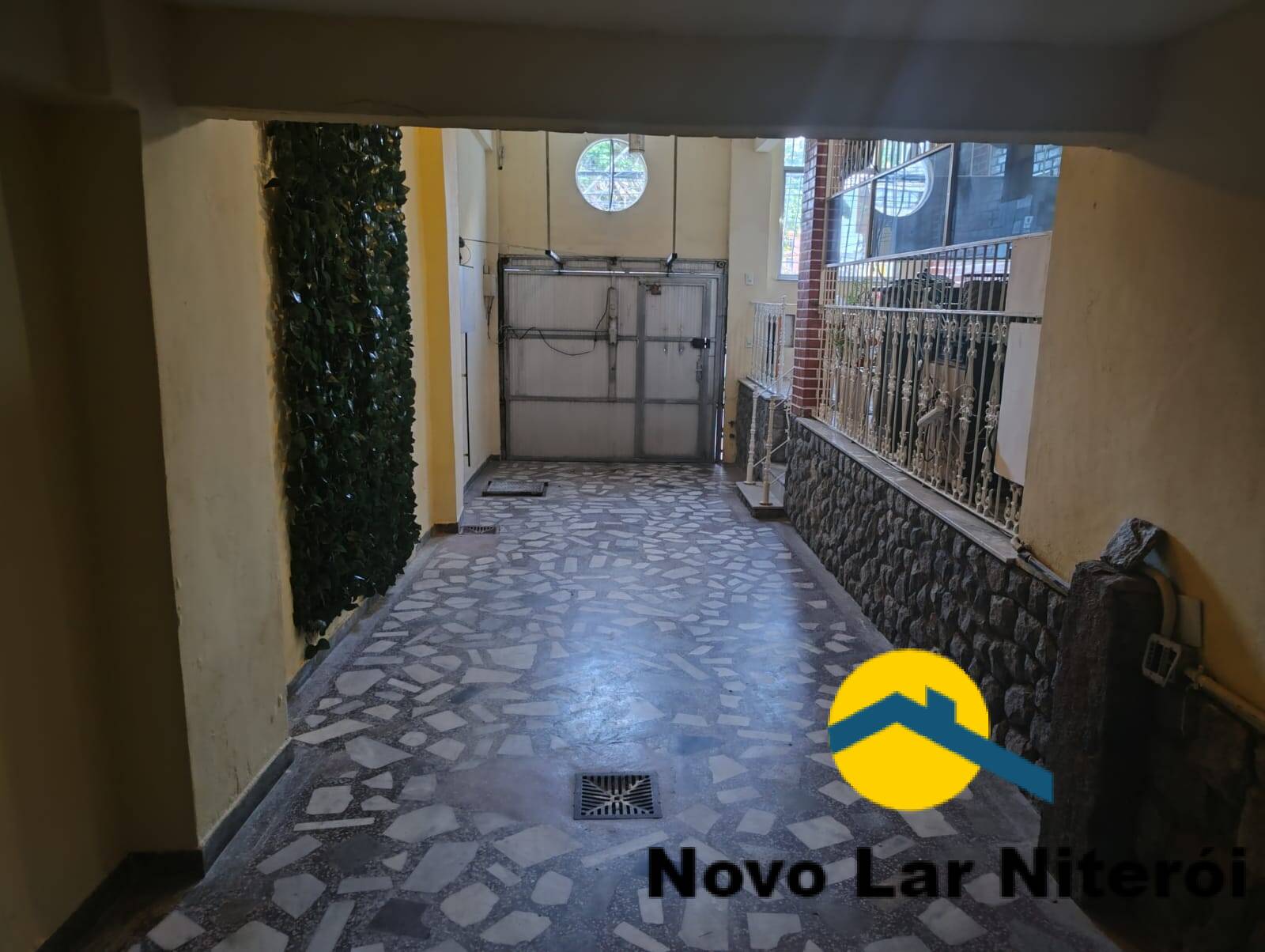 Casa à venda e aluguel com 8 quartos, 270m² - Foto 27