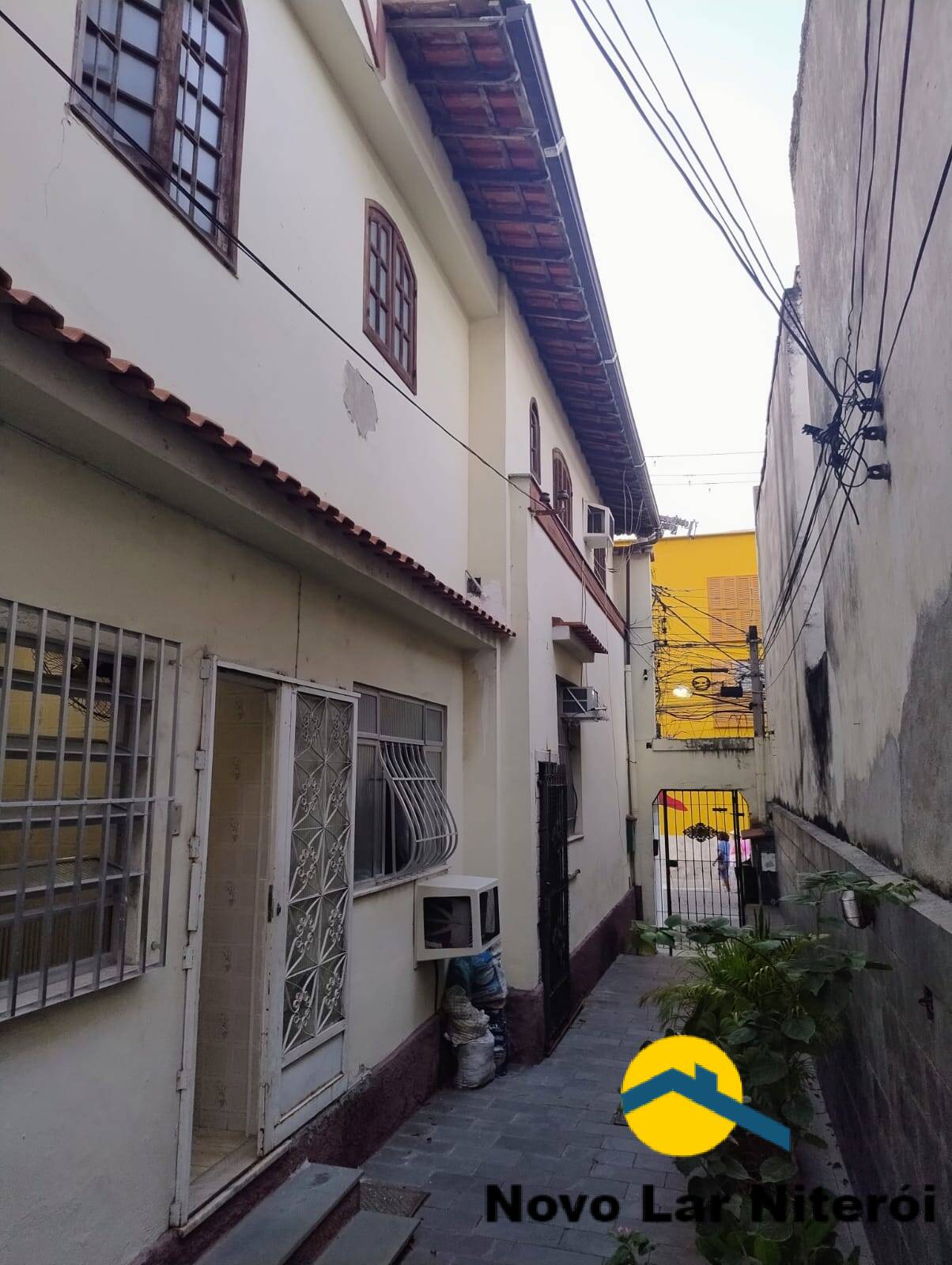 Casa à venda e aluguel com 8 quartos, 270m² - Foto 52