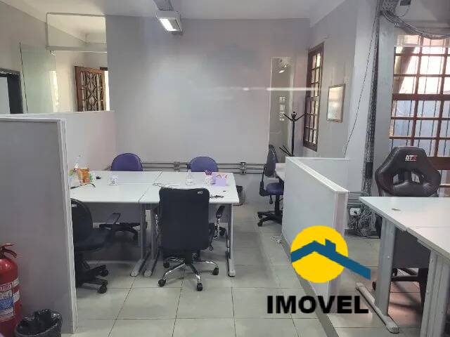 Casa à venda com 4 quartos, 150m² - Foto 13