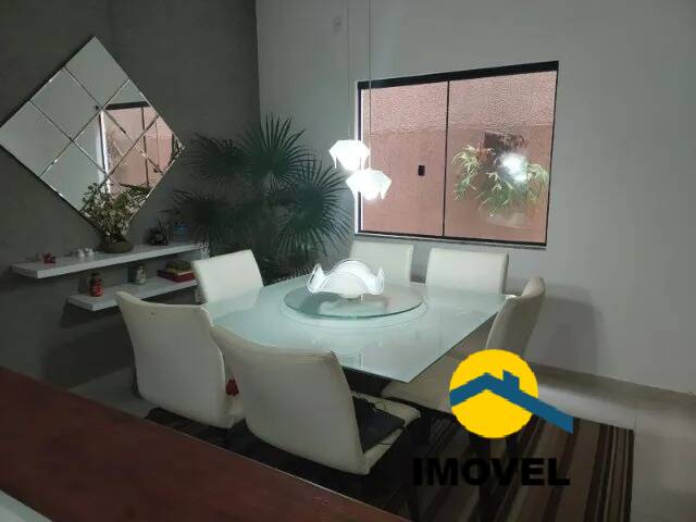 Casa à venda com 4 quartos, 155m² - Foto 2