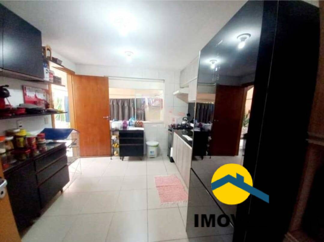 Casa à venda com 3 quartos, 247m² - Foto 6