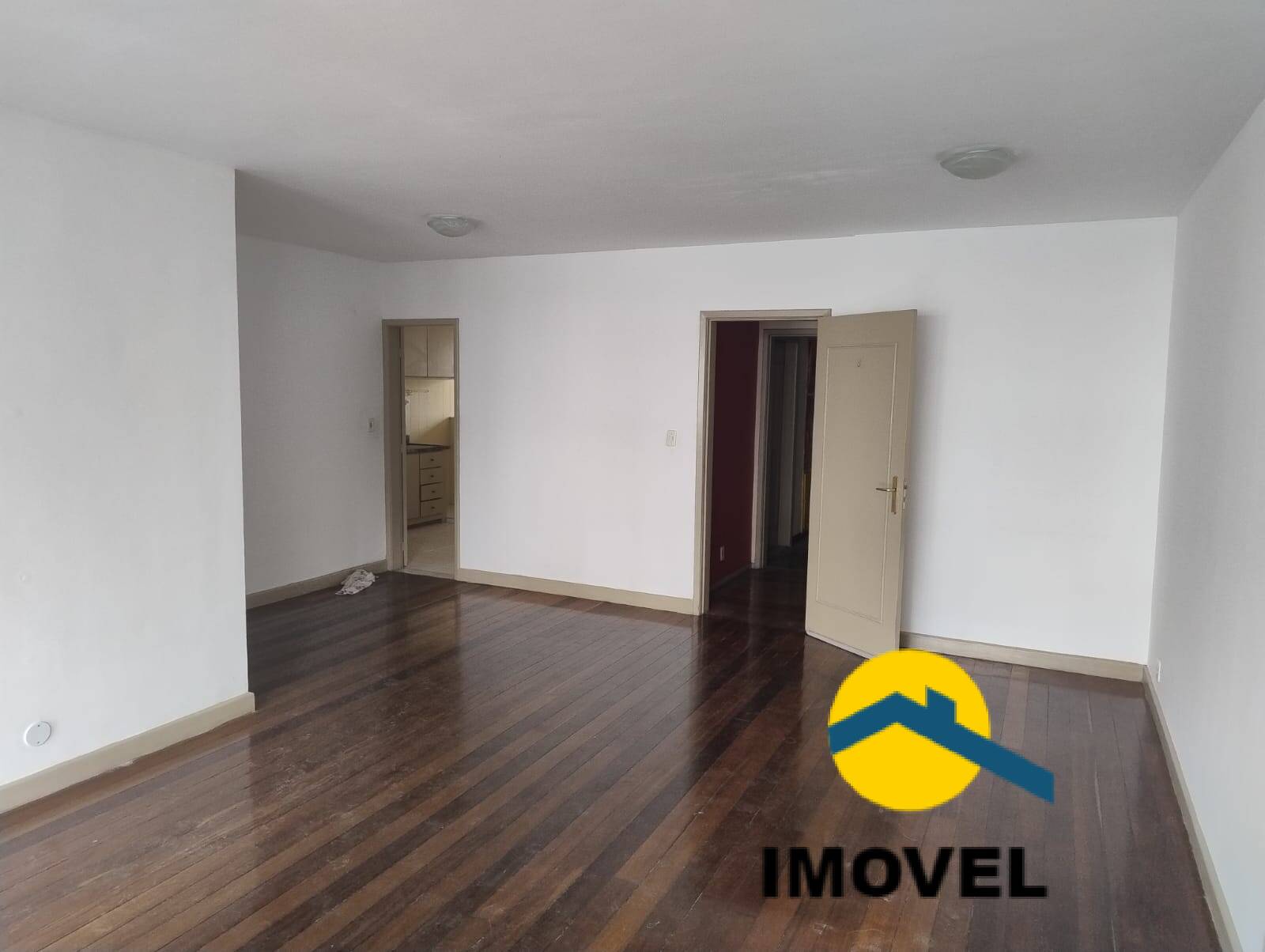 Apartamento à venda com 3 quartos, 150m² - Foto 4