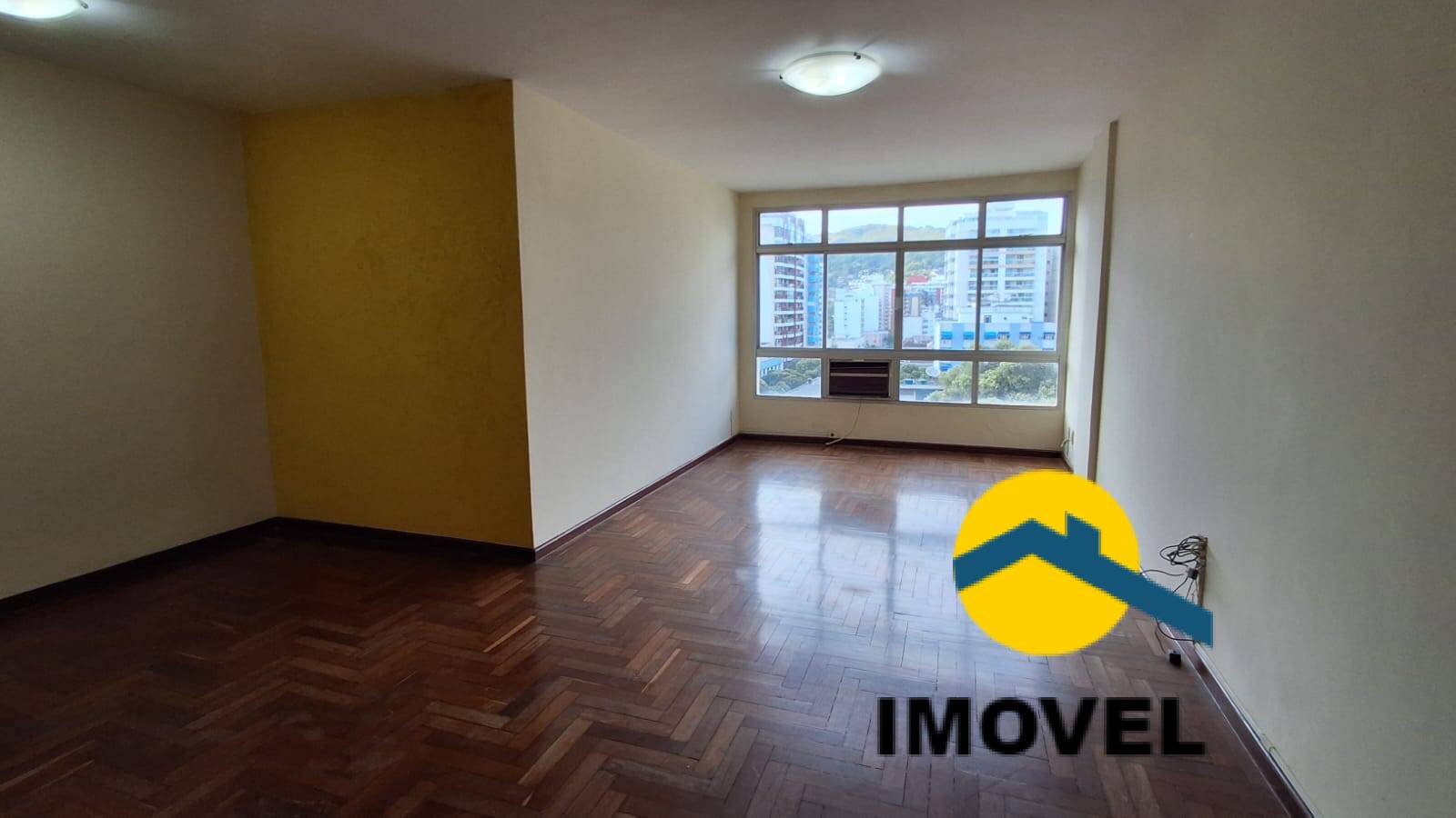 Apartamento à venda com 3 quartos, 110m² - Foto 1