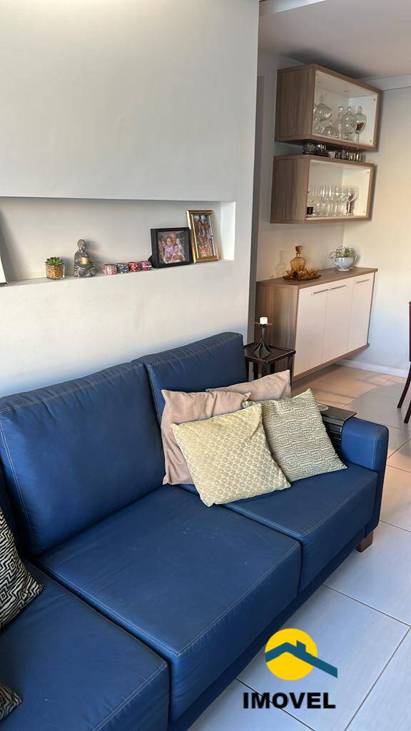 Apartamento à venda com 2 quartos, 70m² - Foto 4