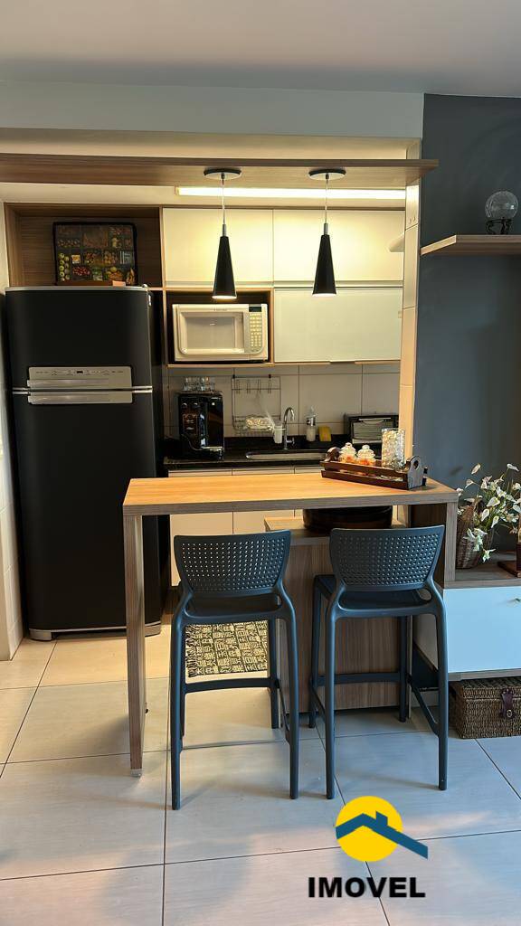 Apartamento à venda com 2 quartos, 70m² - Foto 1