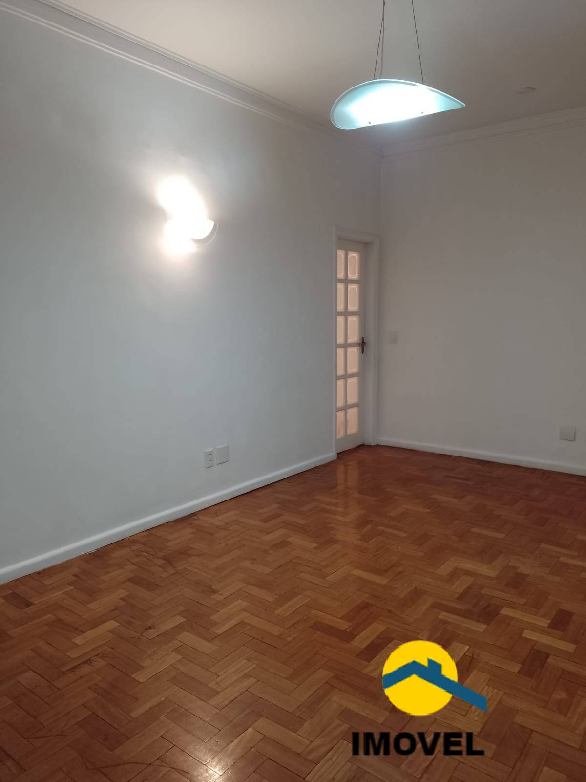 Apartamento à venda com 3 quartos, 130m² - Foto 1