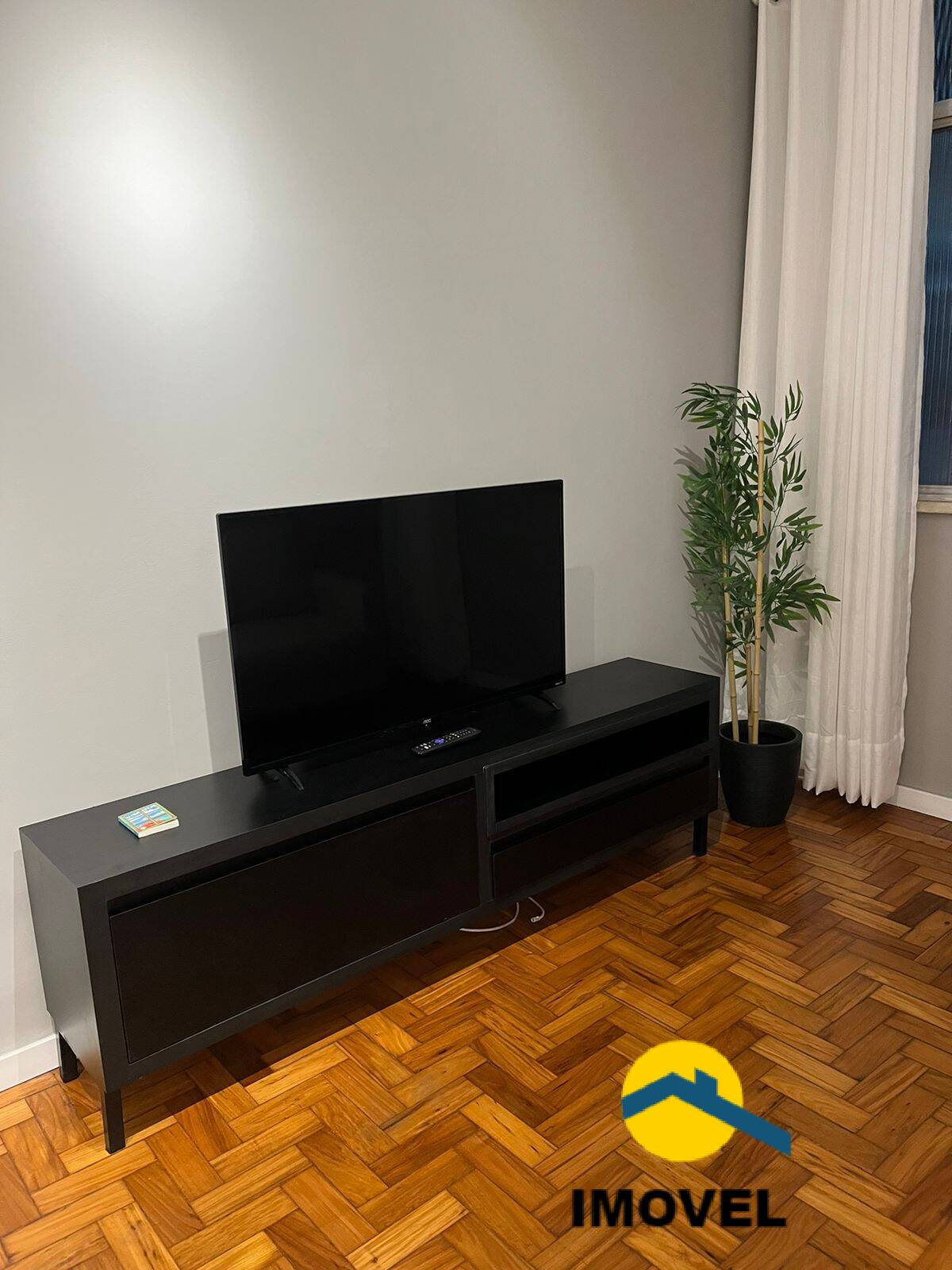 Apartamento à venda com 1 quarto, 50m² - Foto 2