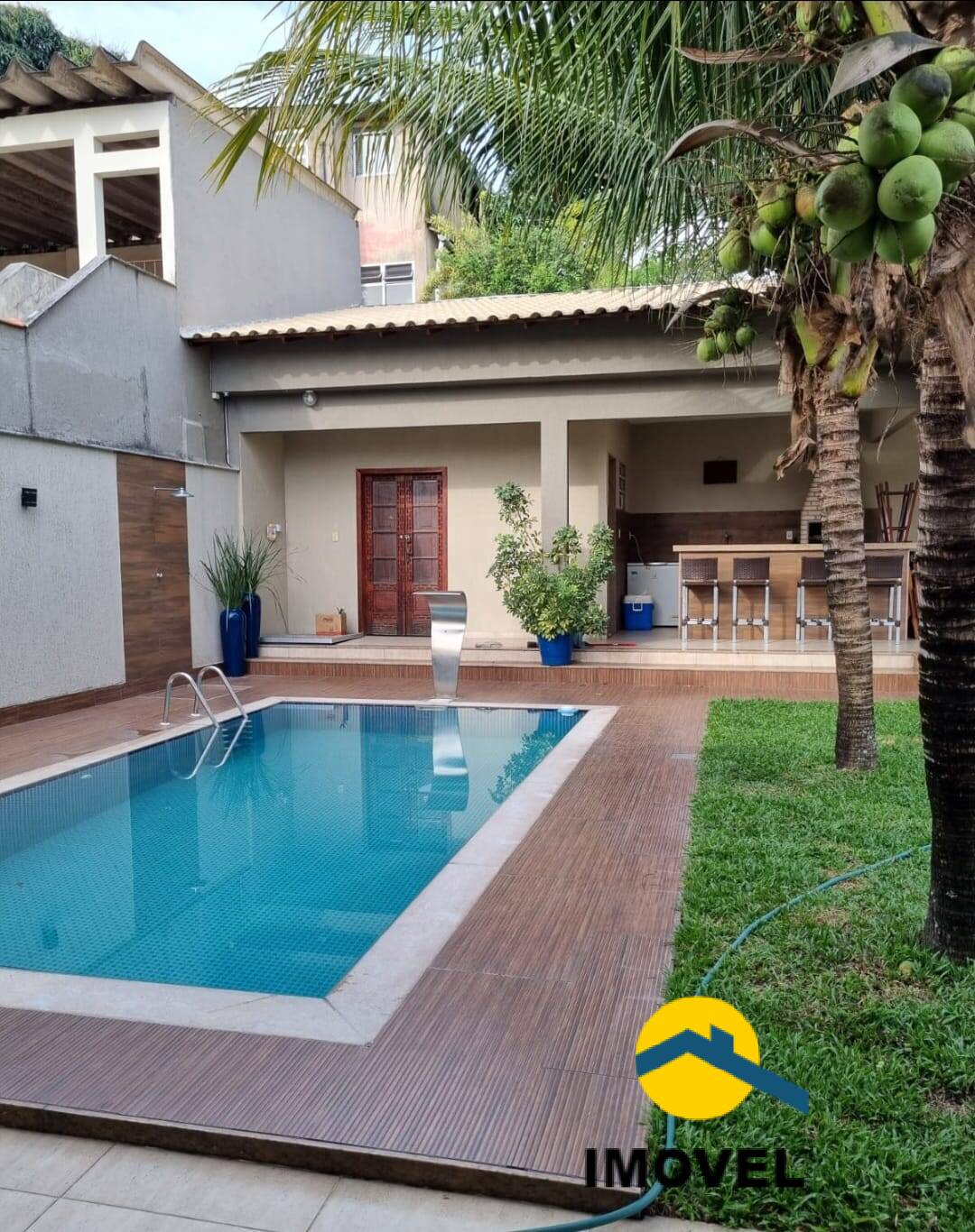 Casa à venda com 3 quartos, 520m² - Foto 1