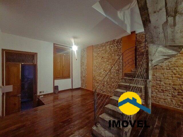 Casa à venda com 4 quartos, 240m² - Foto 3