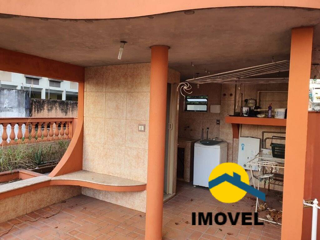 Casa à venda com 4 quartos, 240m² - Foto 21