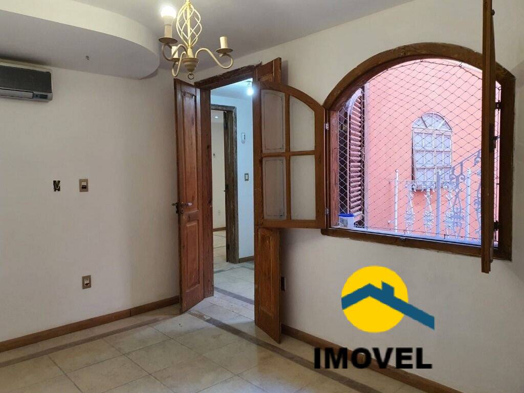 Casa à venda com 4 quartos, 240m² - Foto 10