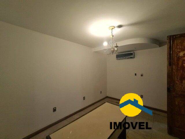 Casa à venda com 4 quartos, 240m² - Foto 16